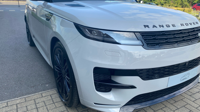 Land Rover Range Rover Sport 3.0 D250 Edition 5dr Auto Diesel Estate - Image 17